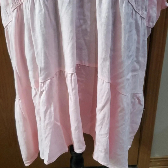 Torrid pale pink tiered baby doll top short sleeve v neck - Picture 3 of 7